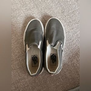 •slip on vans ☑️•